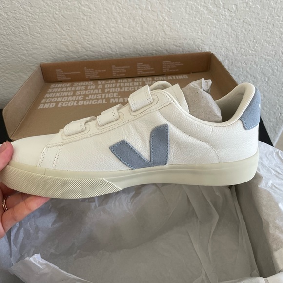 Womens Veja Recife sneakers NWT - Picture 8 of 11